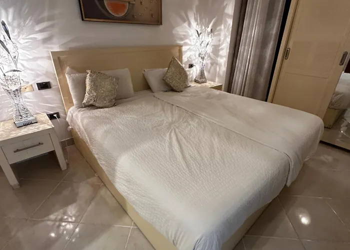Joy 2 Bedrooms For Foreigners Passport Holders Only