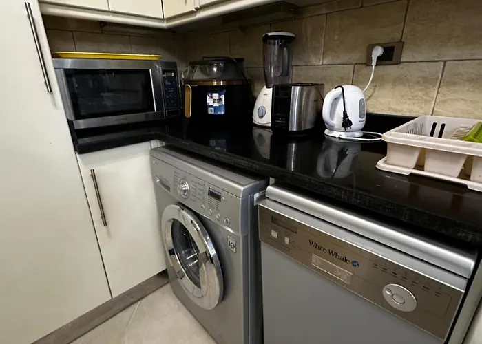 Joy 2 Bedrooms For Foreigners Passport Holders Only *